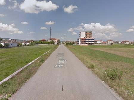 Jepet Tokë me Qera prane Univers City