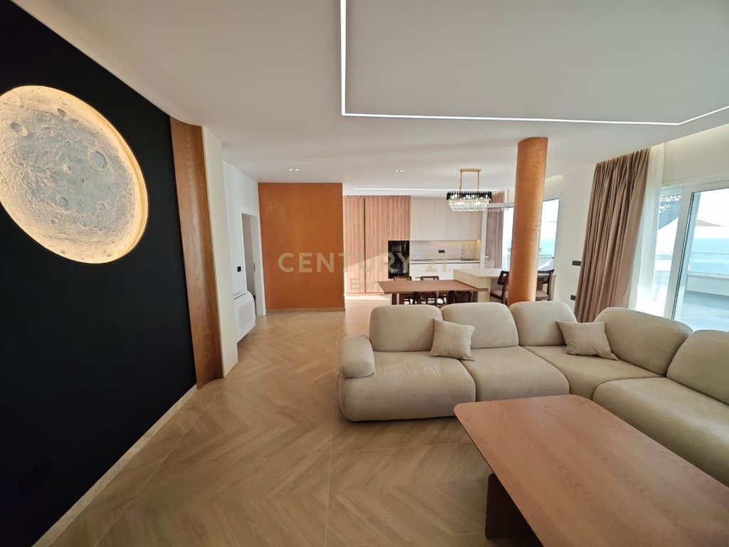 SHITET APARTAMENT 2+1 PAMJE DETI , ME VERANDE !