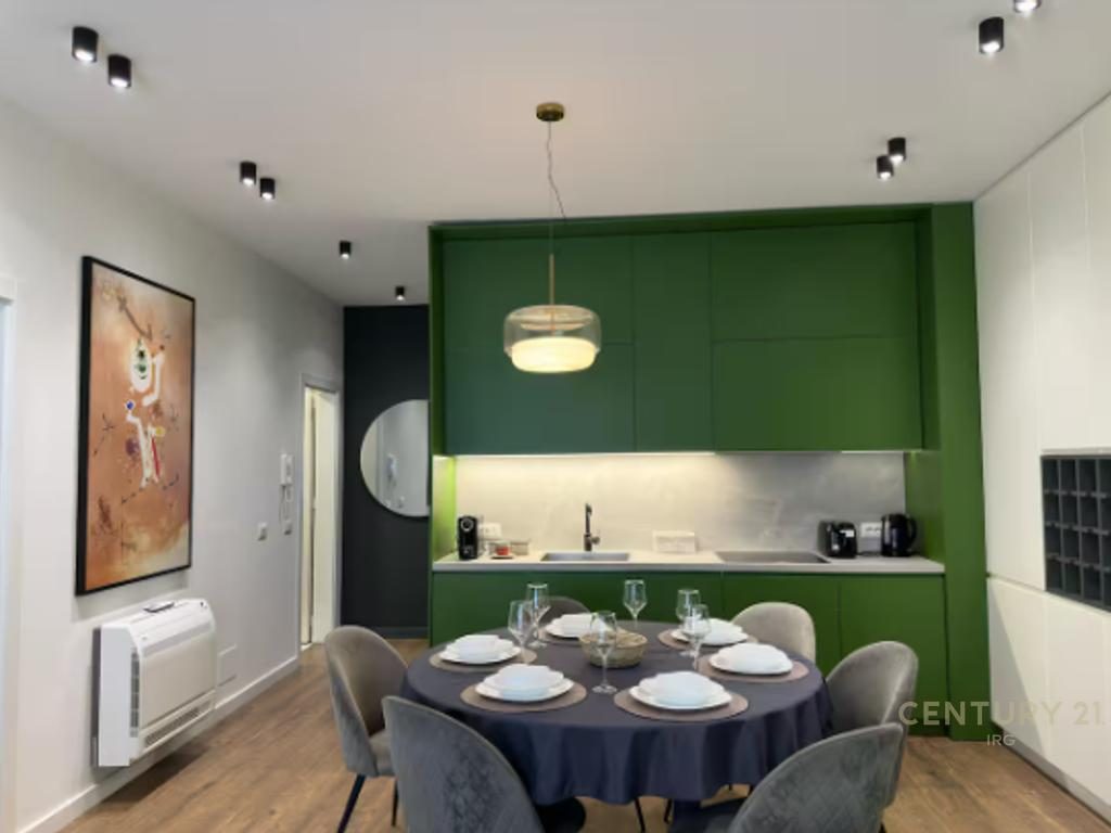 Apartament luksoz 2+1+2 me qira tek Rruga e Dibres!
