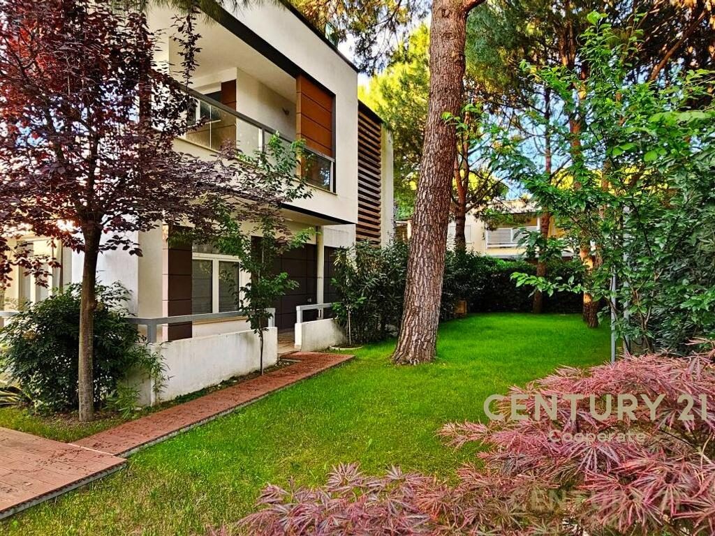 Apartament Dupleks për shitje te Kompleksi Lura 1, Gjiri i Lalzit.