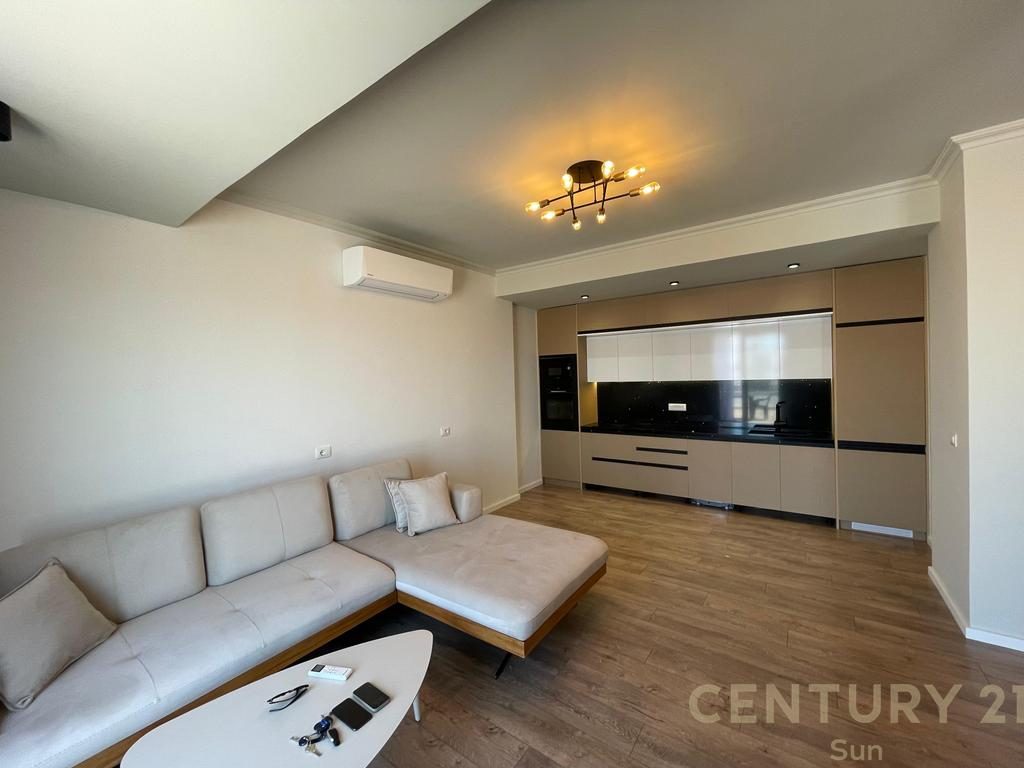 PENTHOUSE PER QIRA NE SKELE - VLORE!