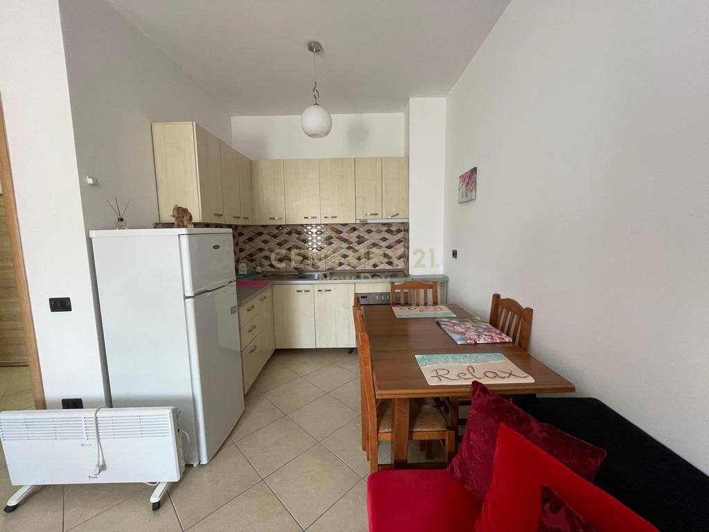 SHITET APARTAMENT 1+1 TEK SHKEMBI I KAVAJES!