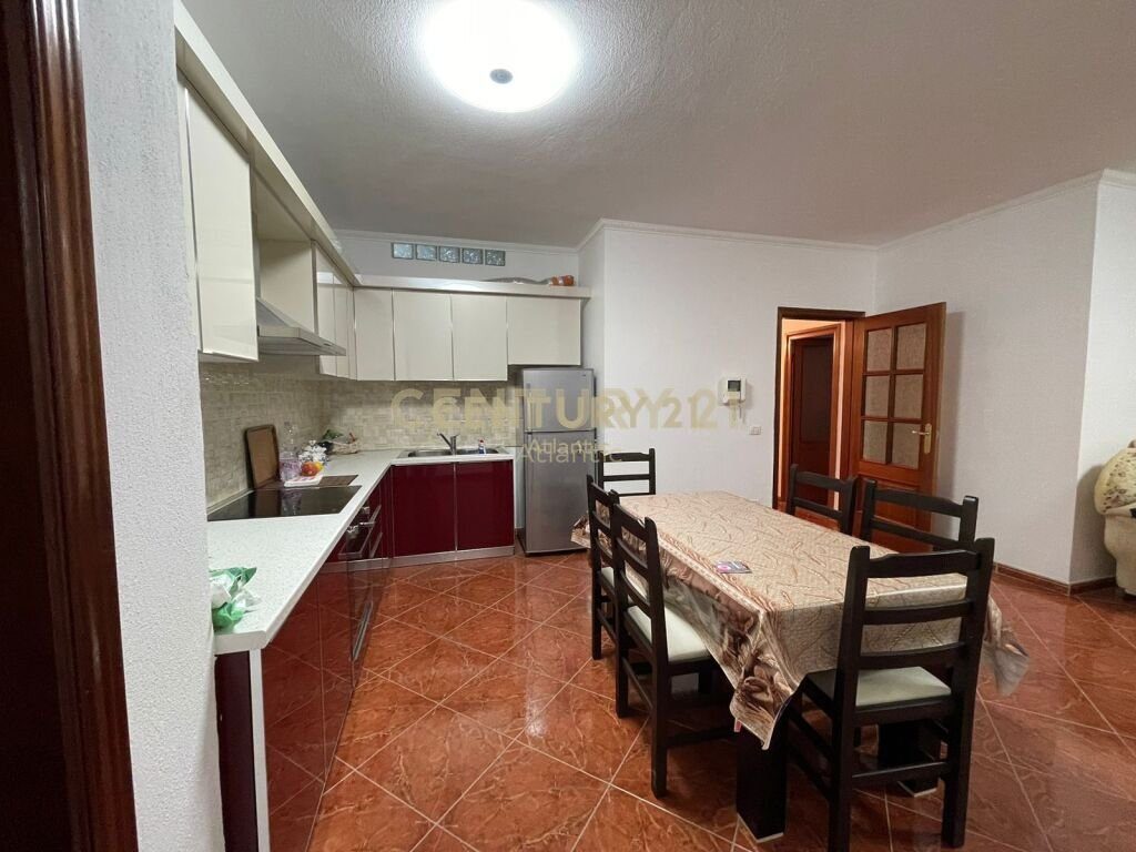 SHITET APARTAMENT 3+1+2T+3 BALLKONE PRANE MARKATES DURRES!