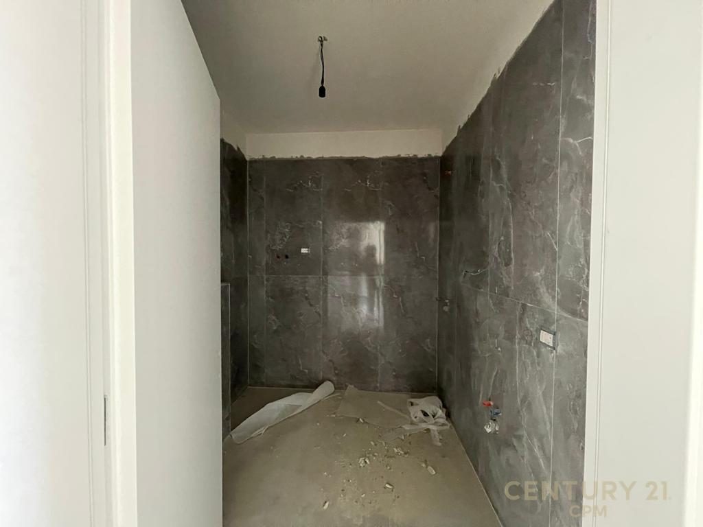 APARTAMENT 2+1+2 PER SHITJE NE LAPRAKE!