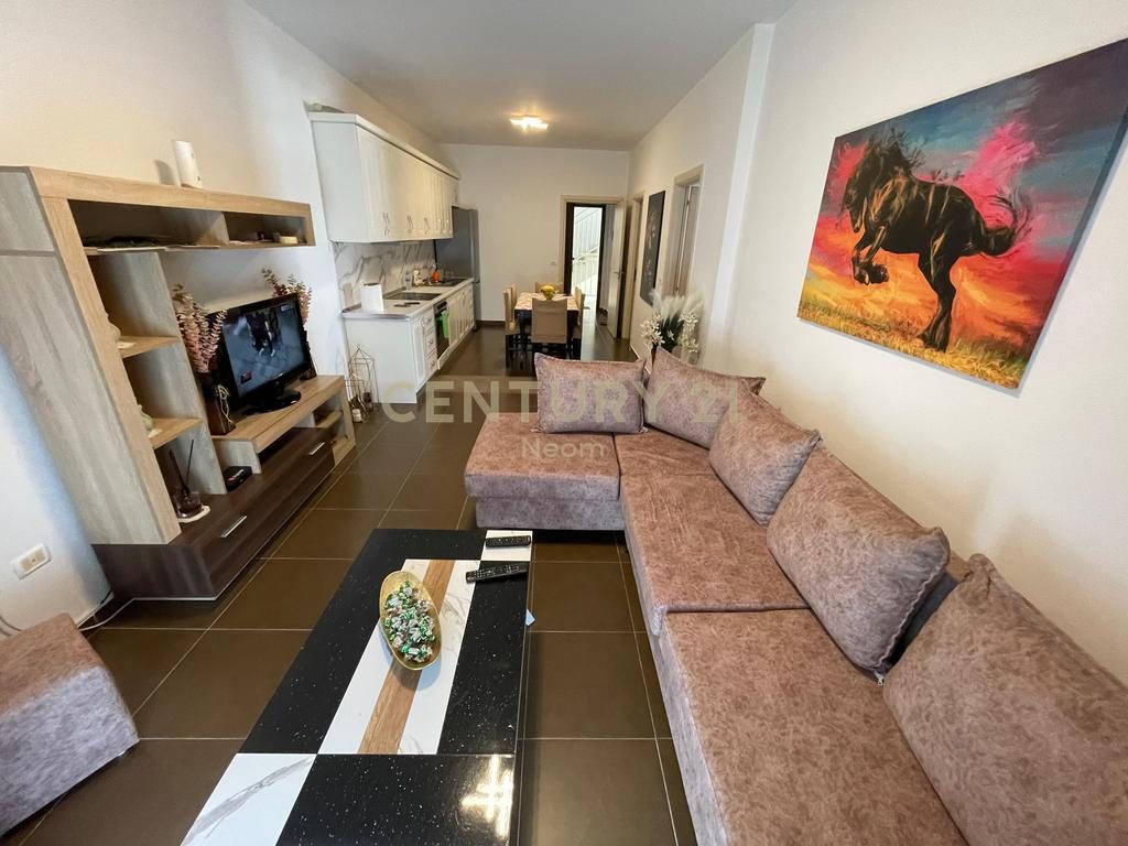 QIRA, APARTAMENT 2+1+2+POST PARKIMI, LIQENI I THATE !!