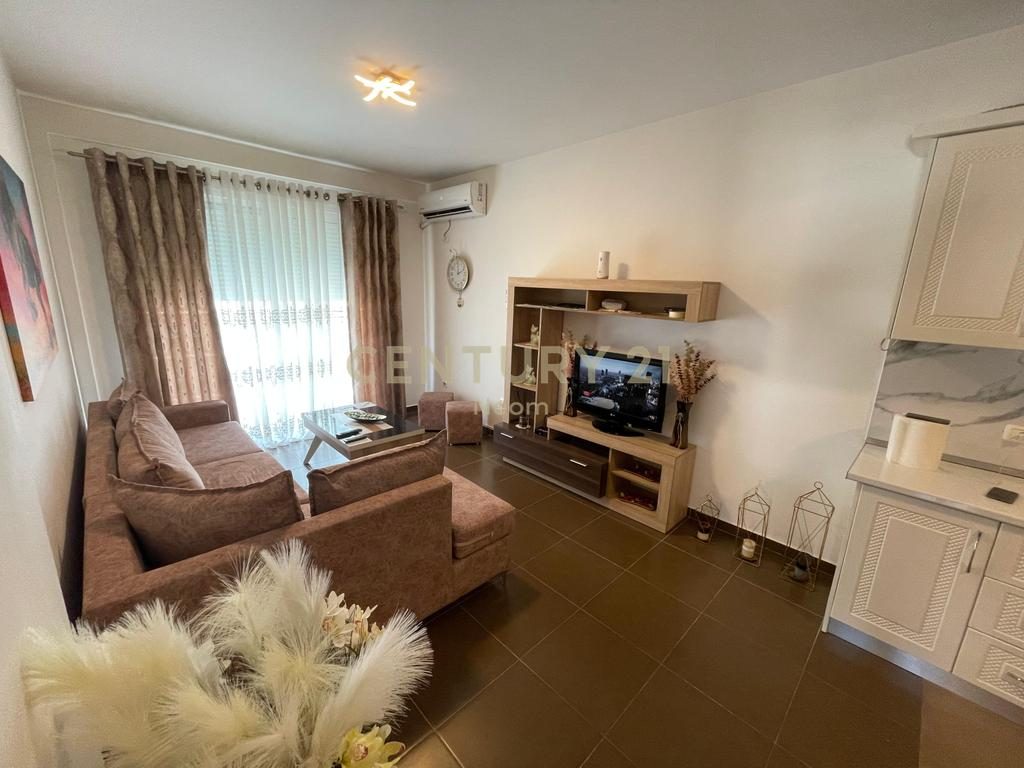 QIRA, APARTAMENT 2+1+2+POST PARKIMI, LIQENI I THATE !!