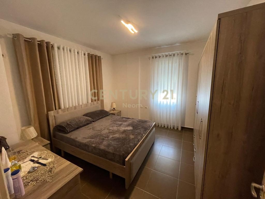 QIRA, APARTAMENT 2+1+2+POST PARKIMI, LIQENI I THATE !!