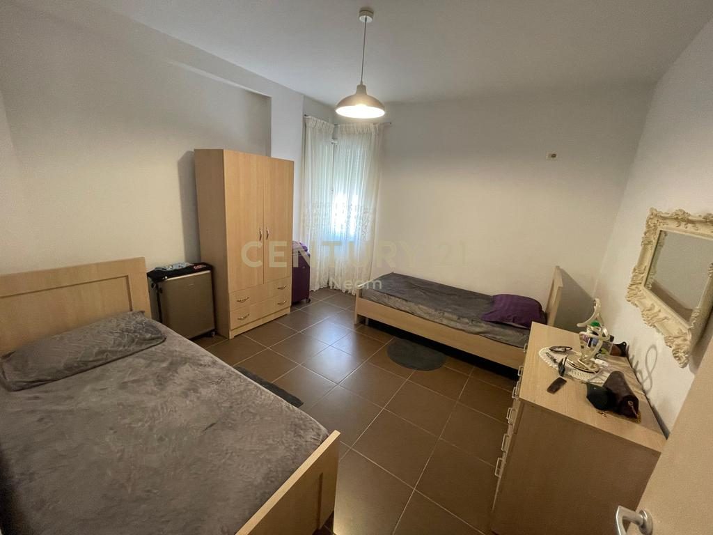 QIRA, APARTAMENT 2+1+2+POST PARKIMI, LIQENI I THATE !!