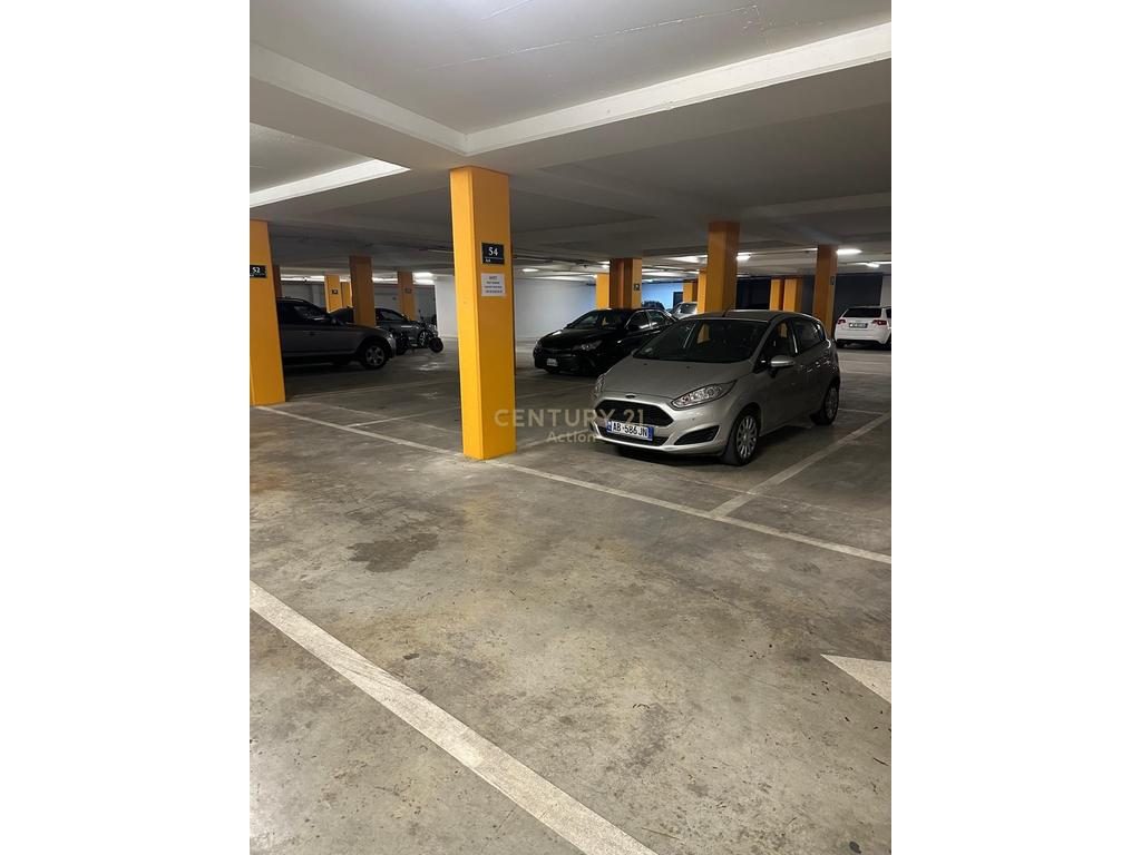 POST PARKIMI PER SHITJE,UET!