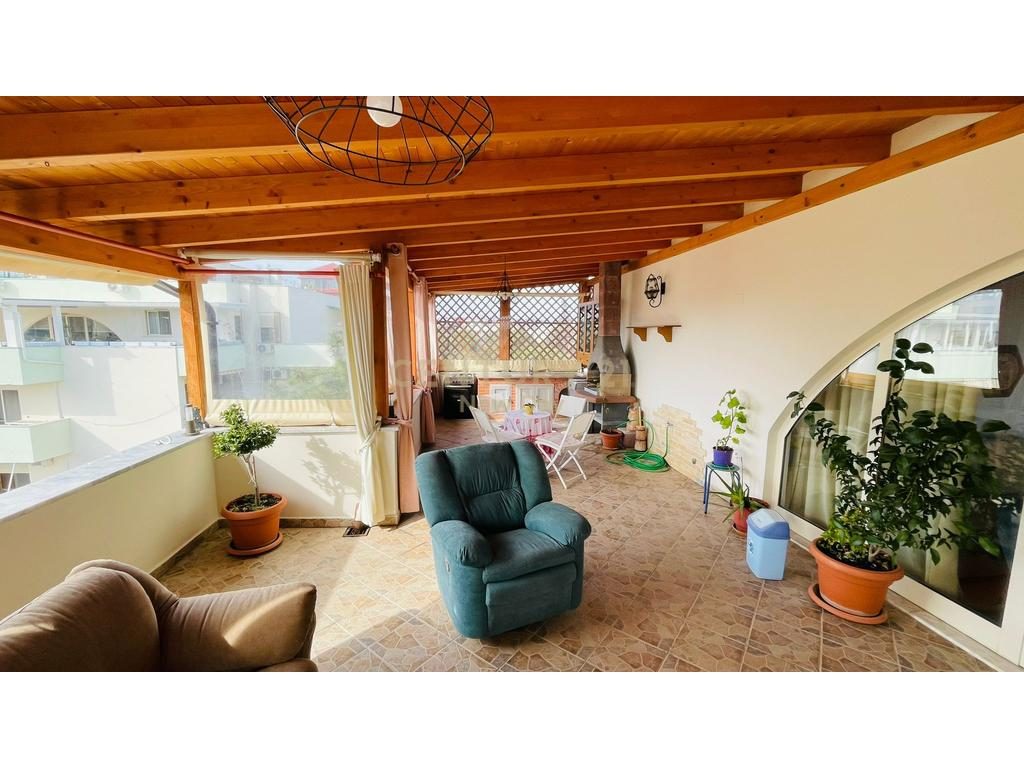 Shitet Penthouse ne  Kompleksi Alb-Adriatik.