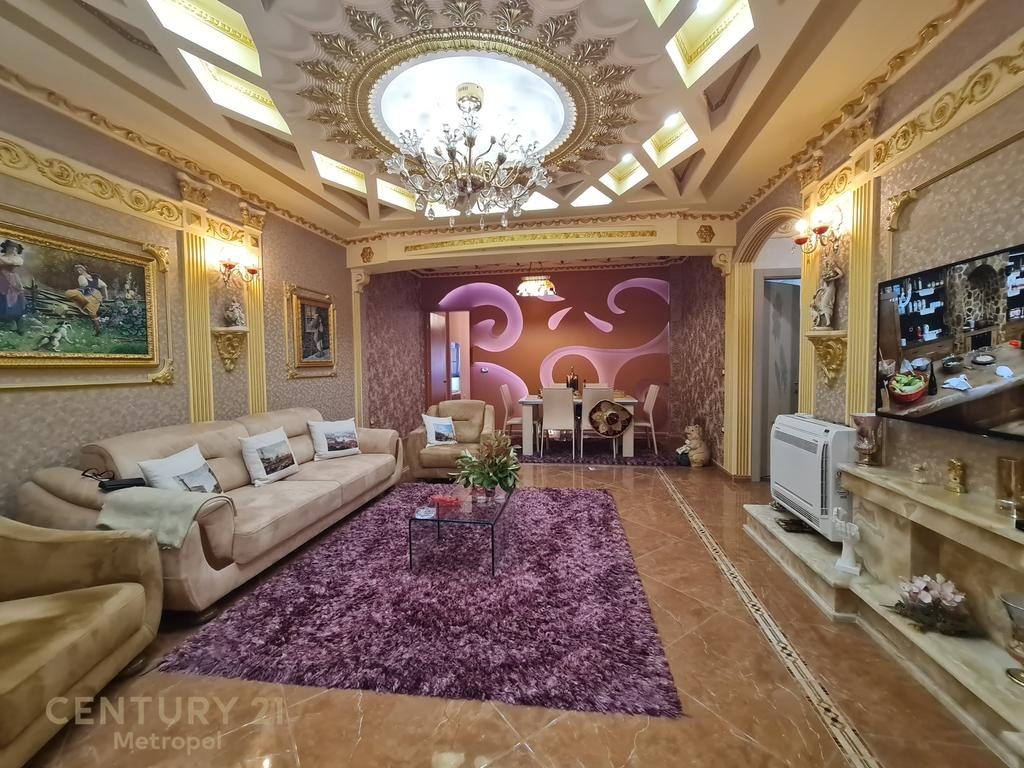 Shitet apartament 3+1+2 tek Kodra e Diellit