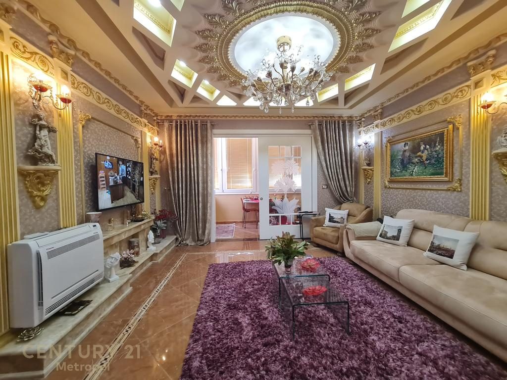 Shitet apartament 3+1+2 tek Kodra e Diellit