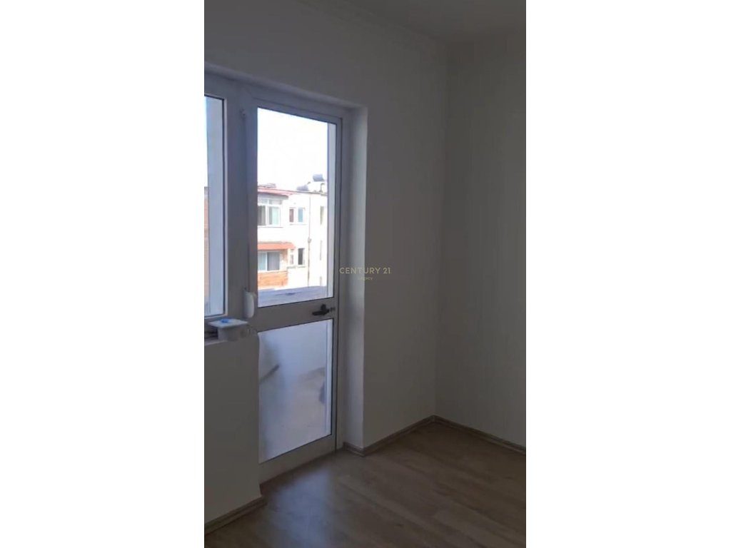 APARTAMENT 2+1 PER SHITJE ,TIRANA E RE