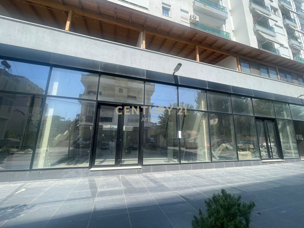 Ambient Për Qera Stacioni i Dyte ,Plazh Durrës !