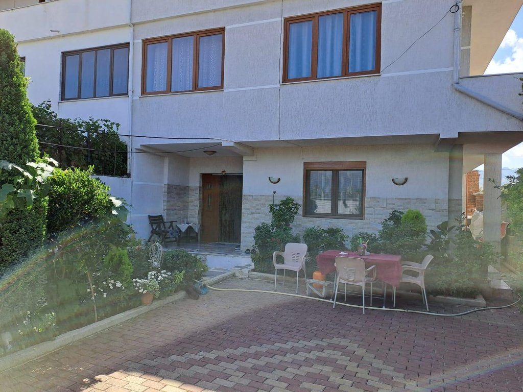 POGRADEC, VILE PËR SHITJE NË RRUGËN E DRILONIT !!!!!