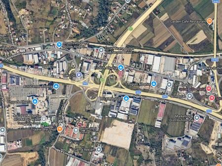Shitet tokë në rrugën dytësore të autostradës Tiranë-Durrës, Bërxull