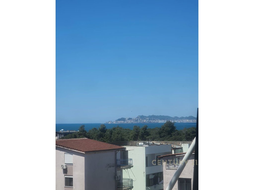 OFROJM PER SHITJE APARTAMENT 3+1+2  ME PAMJE DETI TEK RESIDENCA 'LIS',  GOLEM !!!