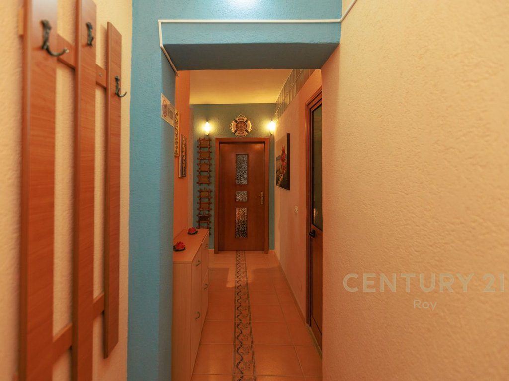 OFROJM PER SHITJE APARTAMENT 3+1+2  ME PAMJE DETI TEK RESIDENCA 'LIS',  GOLEM !!!