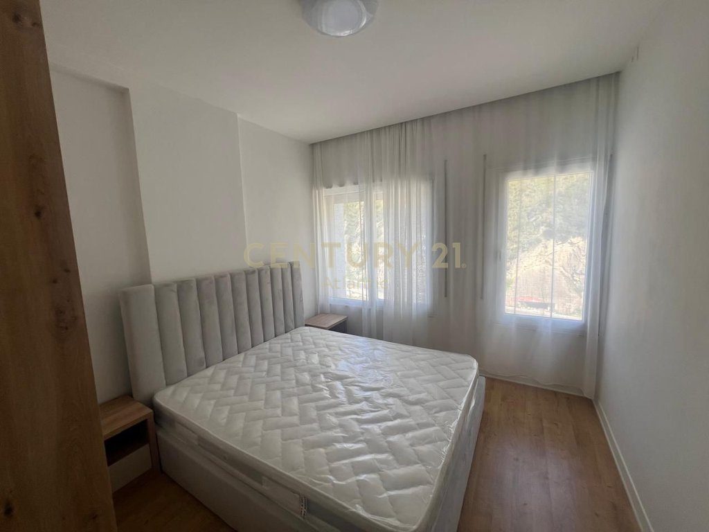 SHITET APARTAMENT 1+1 VIJE E PARE ME DETIN SHKEMBI KAVAJES "