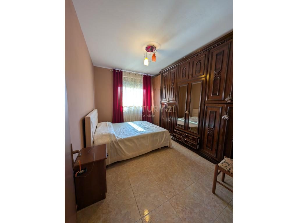 Apartament 2+2 sallone + 2 tualete për shitje në qendër Shkodër - 116 m²