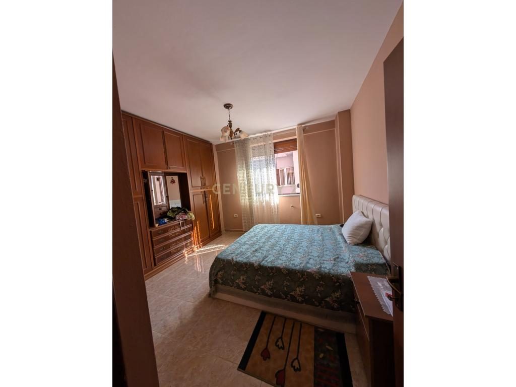 Apartament 2+2 sallone + 2 tualete për shitje në qendër Shkodër - 116 m²