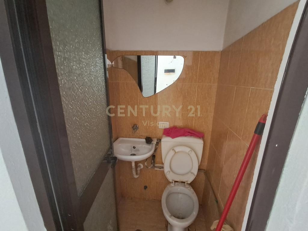 Ambient biznesi për shitje në qendër ,Shkodër -  20.7m²