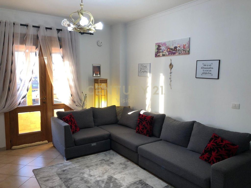 Apartament 2+1 me Qira Afer Kishes se Madhe  Shkodër
