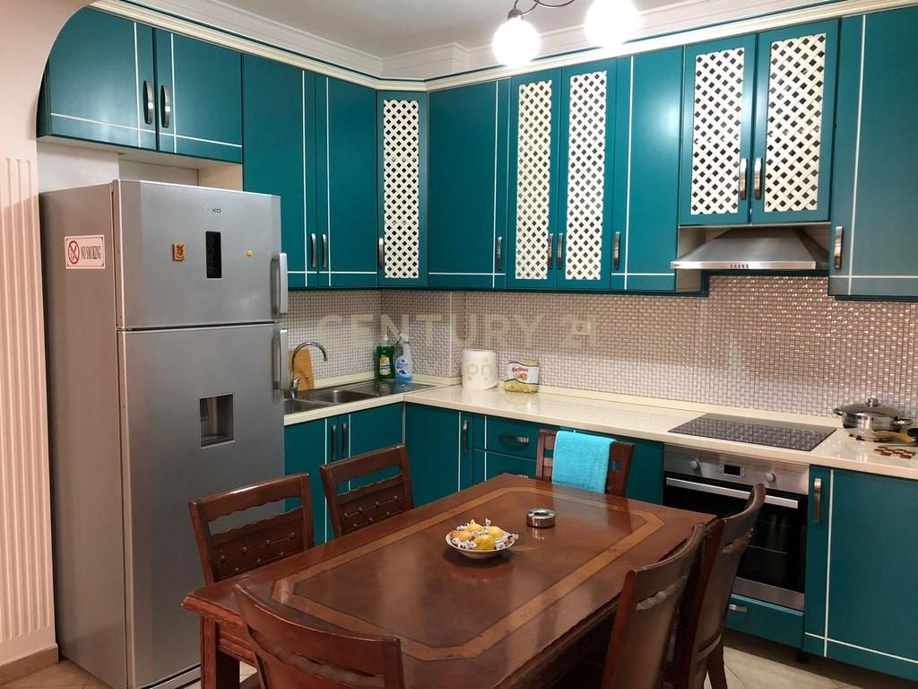 Apartament 2+1 me Qira Afer Kishes se Madhe  Shkodër