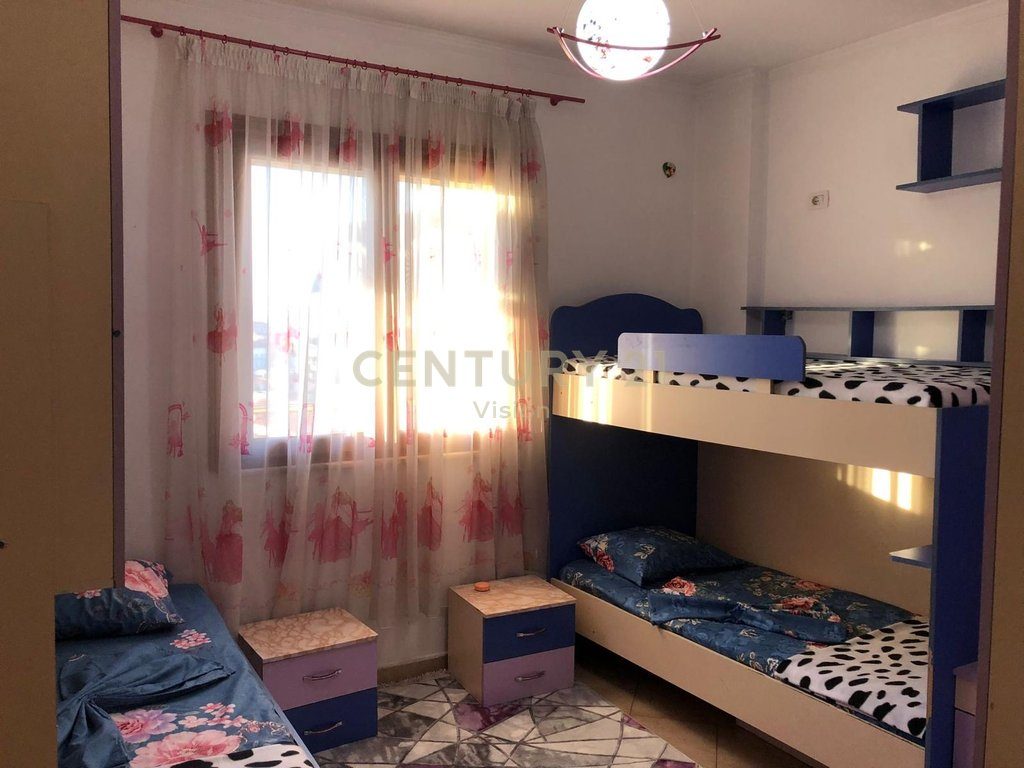 Apartament 2+1 me Qira Afer Kishes se Madhe  Shkodër