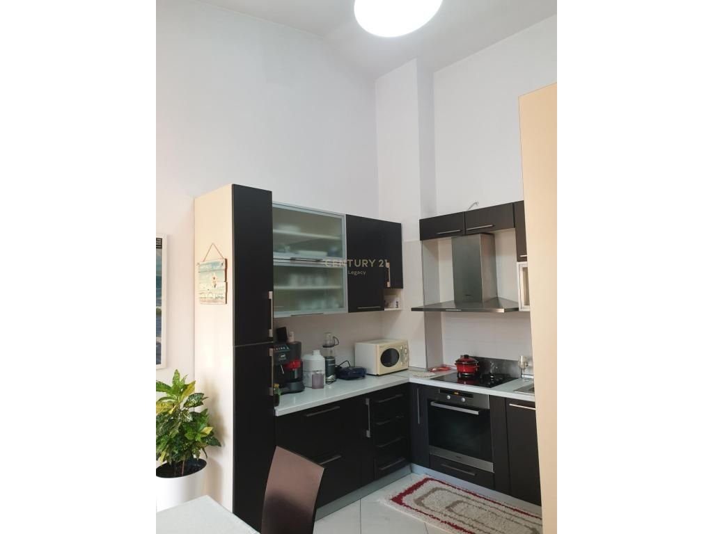 Shitet Apartametn 2+1 tek Rezidenca  "kodra e diellit 1 "