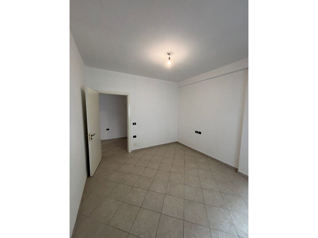 APARTAMENT 1+1 PER SHITJE,NE PLAZH TE VJETER!