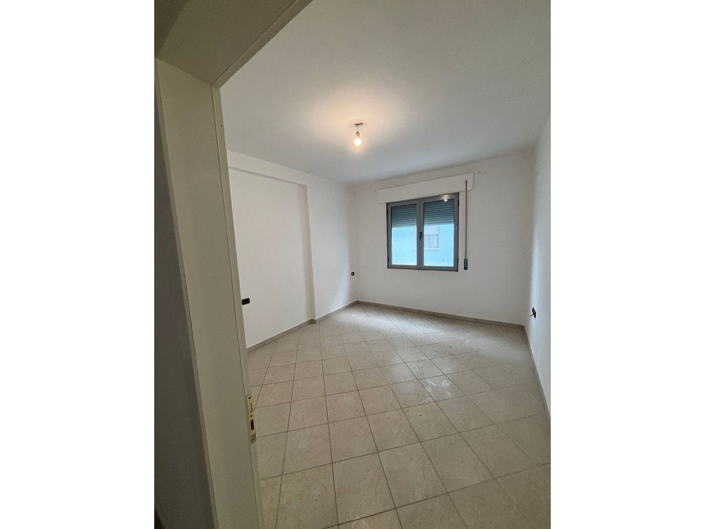 APARTAMENT 1+1 PER SHITJE,NE PLAZH TE VJETER!