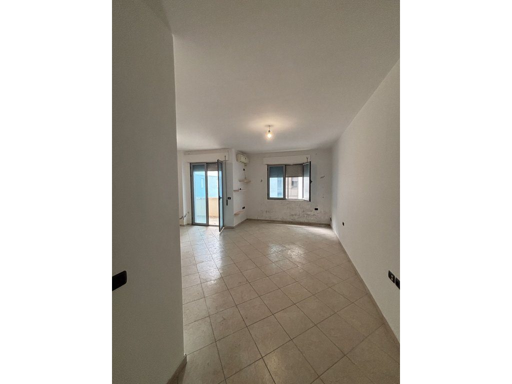 APARTAMENT 1+1 PER SHITJE,NE PLAZH TE VJETER!