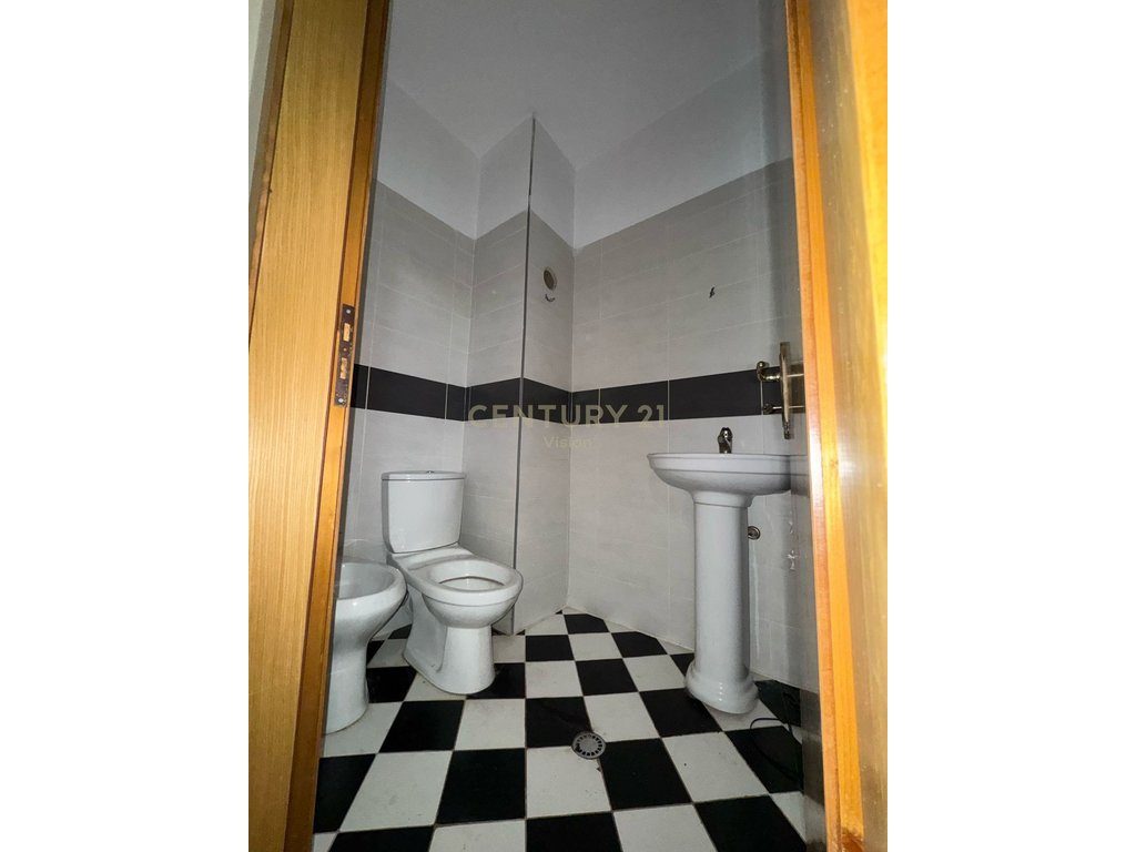Apartament 2+1+2 për shitje në Rus, Shkodër