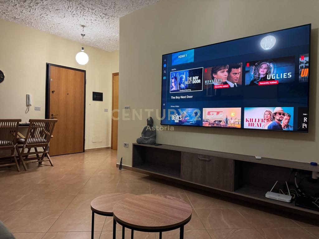 Shitet apartament 1+1+2 poste parkimi ne Orikum