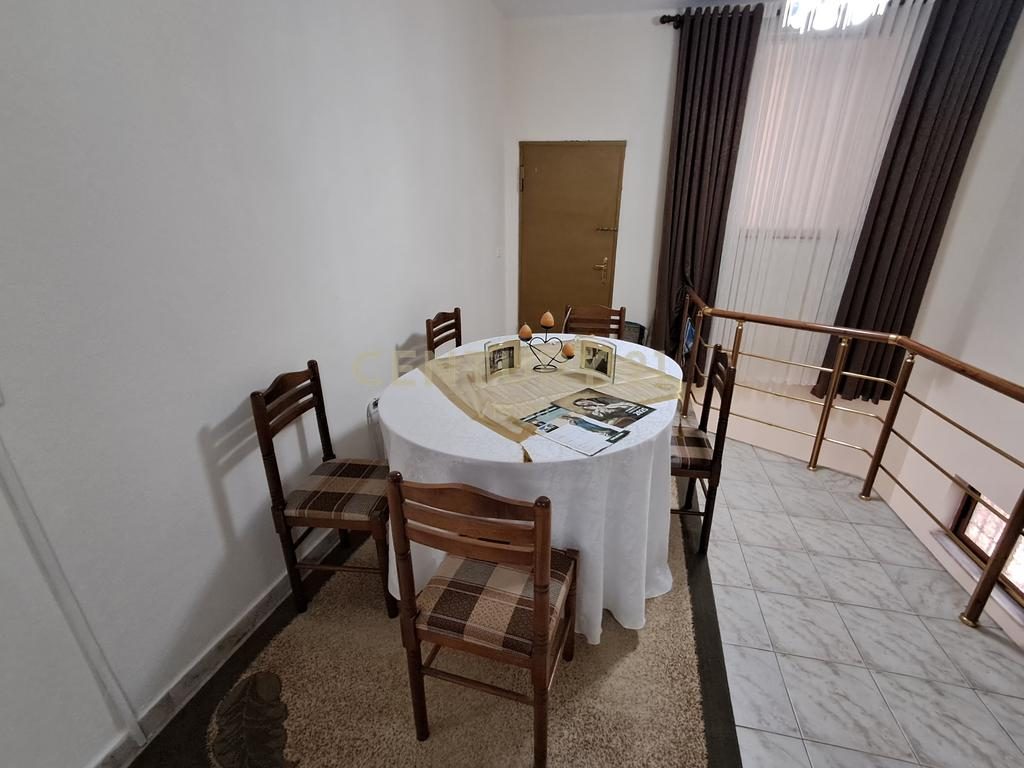 Vilë 2-katëshe + truall per shitje, 
Afër arrës së madhe , Shkodër