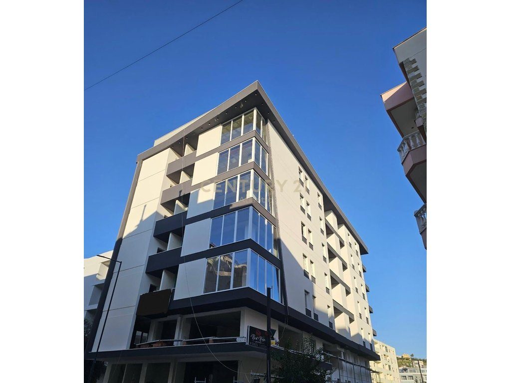 SHITET DUPLEX NE GOLEM PRANE KOMPLEKS FRESKIA!