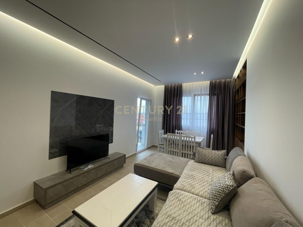 JEPET ME QERA KATI I DYTE I NJE VILE NE ISH- KENETE, NE DURRES !
430 € /Muaj