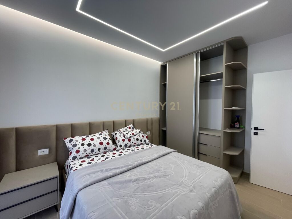 JEPET ME QERA KATI I DYTE I NJE VILE NE ISH- KENETE, NE DURRES !
430 € /Muaj