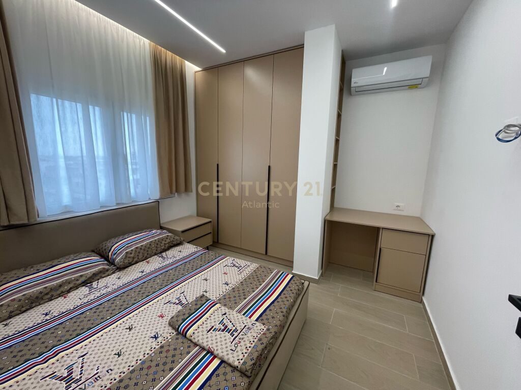 JEPET ME QERA KATI I DYTE I NJE VILE NE ISH- KENETE, NE DURRES !
430 € /Muaj