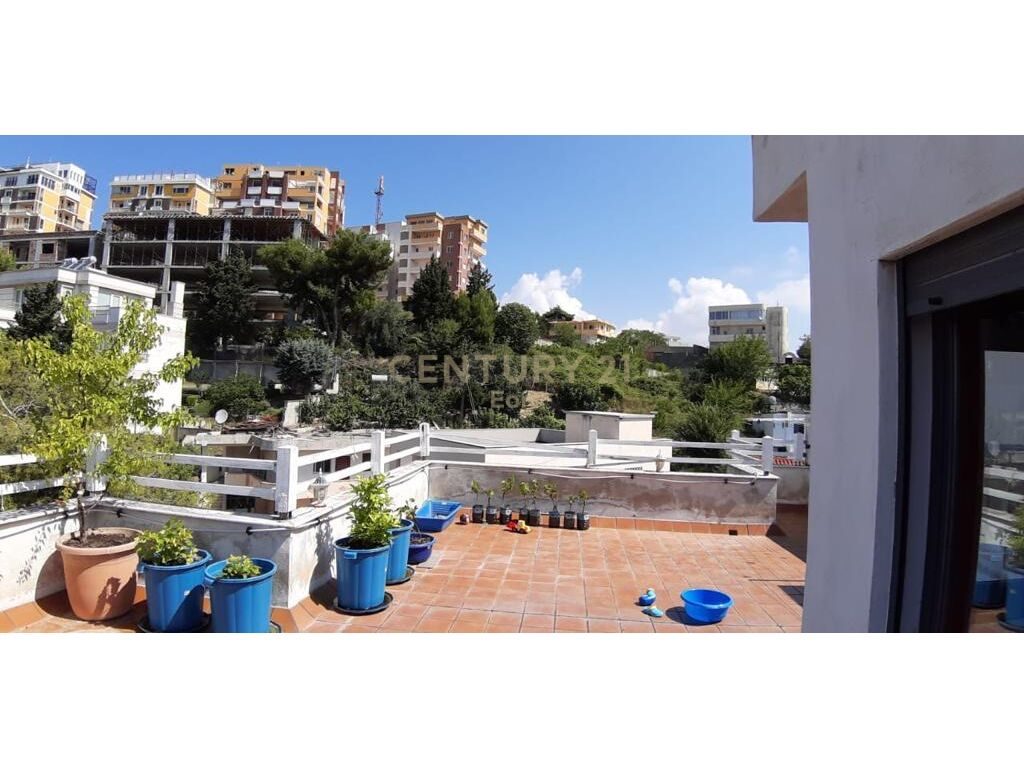 SHITET SUPER TRIPLEX NE VOLLGA,DURRES!!