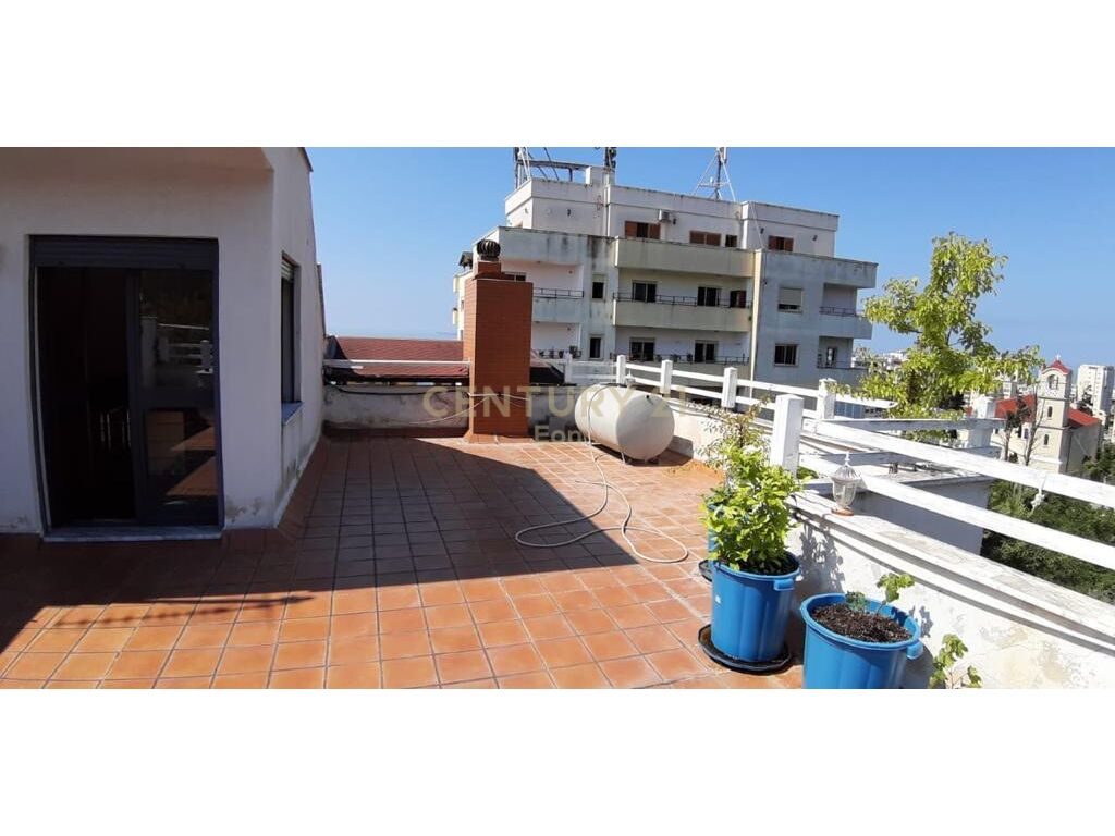 SHITET SUPER TRIPLEX NE VOLLGA,DURRES!!