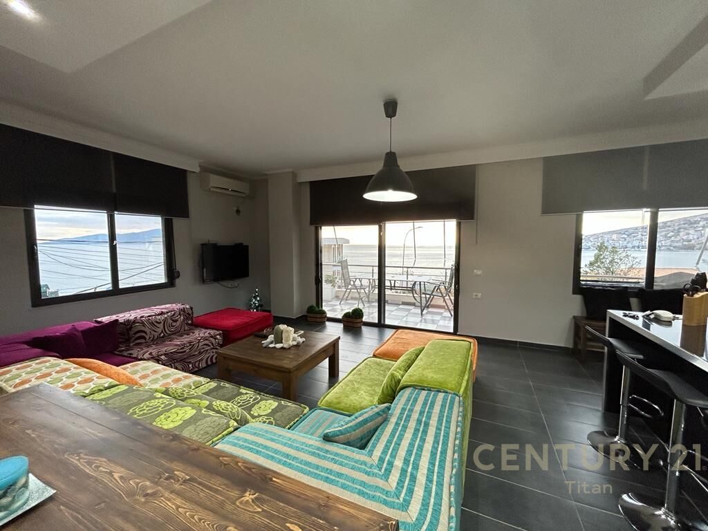 SHITET SUPER APARTAMENT LUKSOZ 2+1+2+1 BALLKON +1 POST PARKIMI NE SARANDE !!