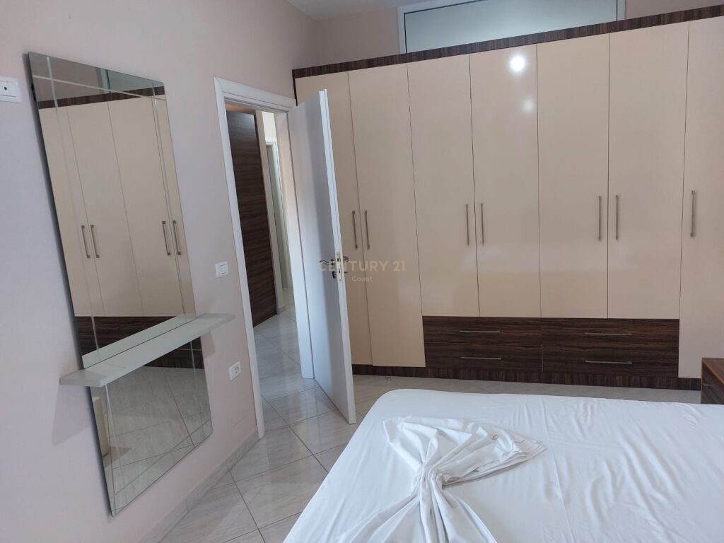 "SUPER OKAZION" APARTAMENT PËR SHITJE 2+1 NË LUNGOMARE, VLORË