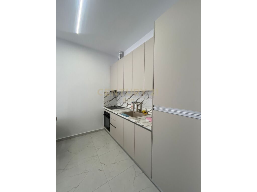 SHITET APARTAMENTI 1+1+VERANDE(45M2) ,NE GOLEM!