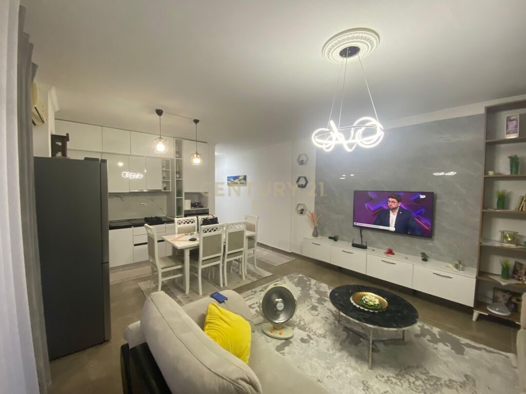 SHESIM SUPER APARTAMENT 2+1+2 PRANE SHKOLES EFTALI KOCI!