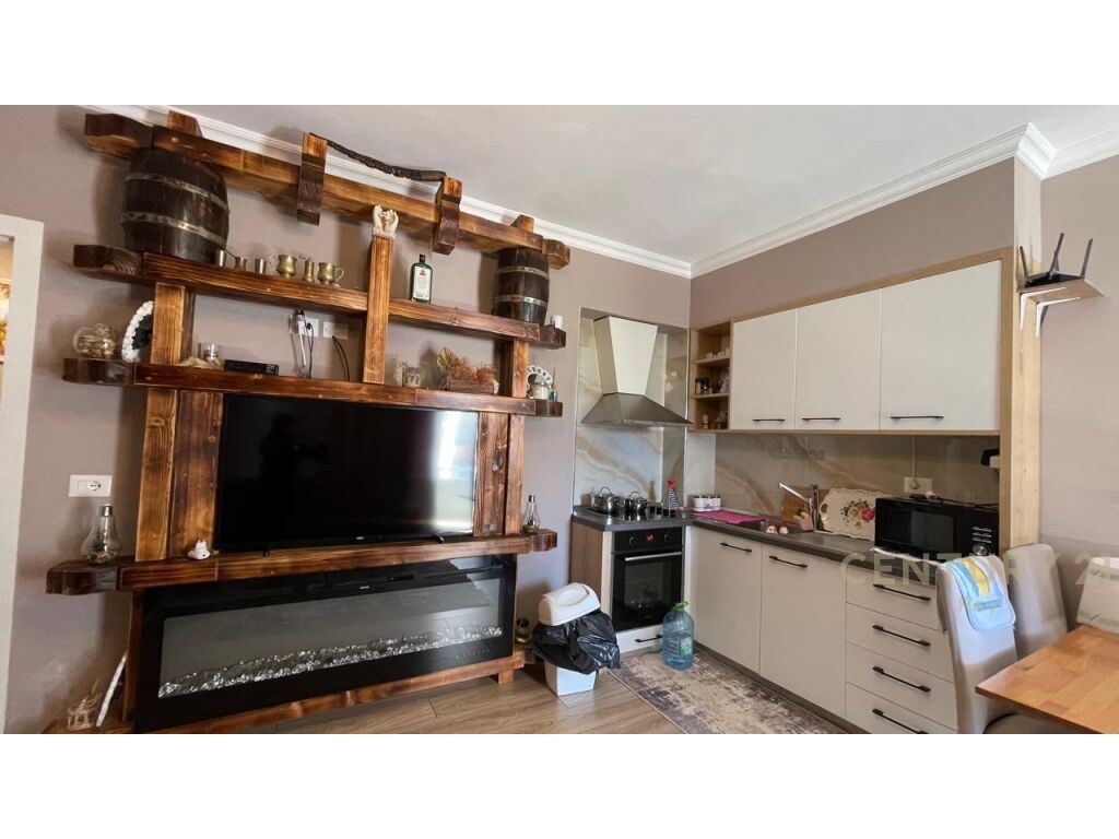 JEPET ME QIRA APARTAMENT 1+1 NE GOLEM!