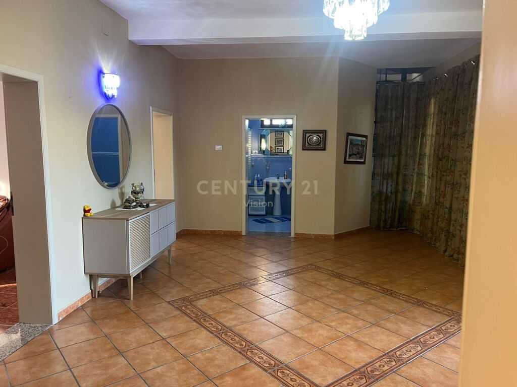 Vilë Për Shitje në Unaza Perëndimore, Shkodër
