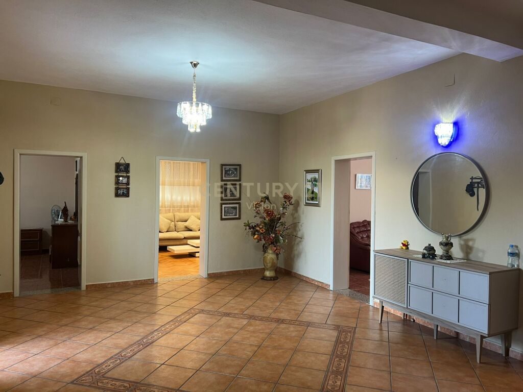 Vilë Për Shitje në Unaza Perëndimore, Shkodër