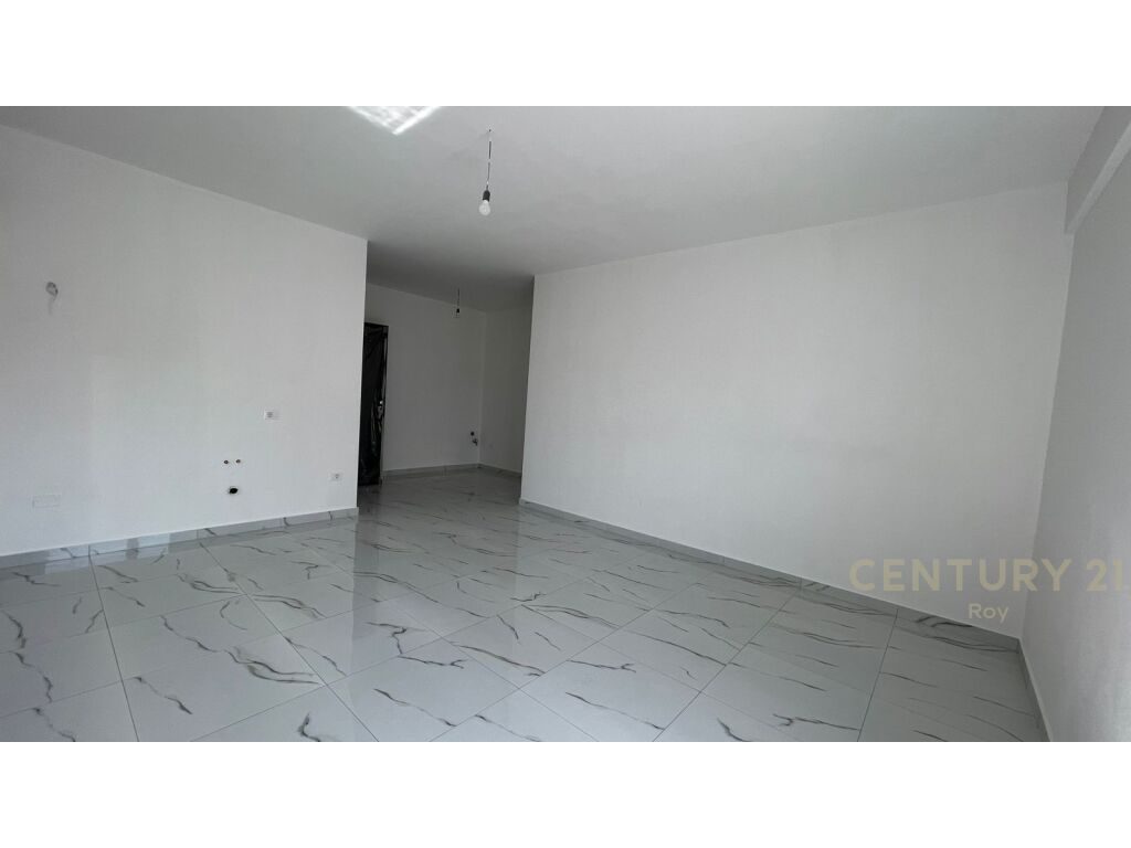 SHITET APARTAMENT 1+1!NDERTIM I RI,MALI I ROBIT!